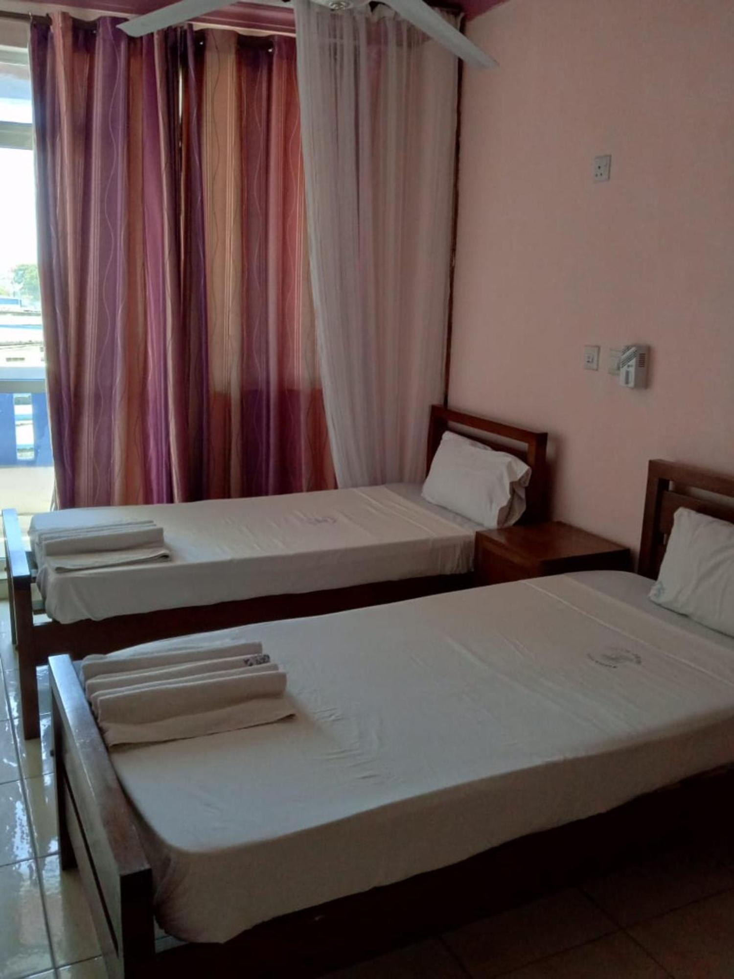 Checkpoint Inn Hotel, Mombasa Eksteriør billede