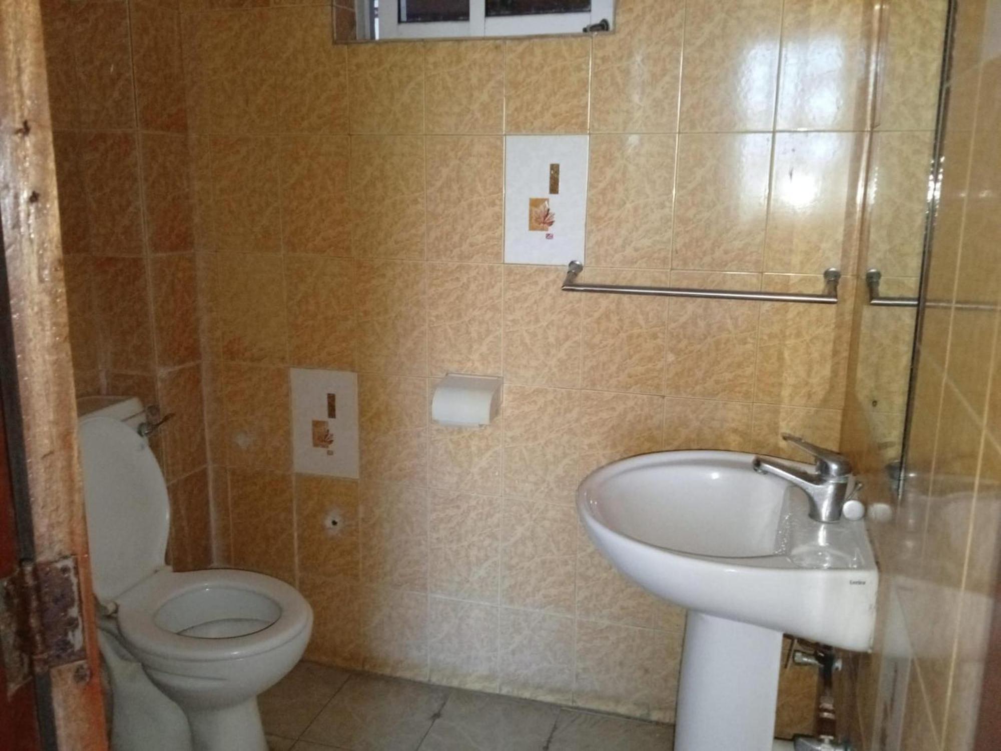 Checkpoint Inn Hotel, Mombasa Eksteriør billede