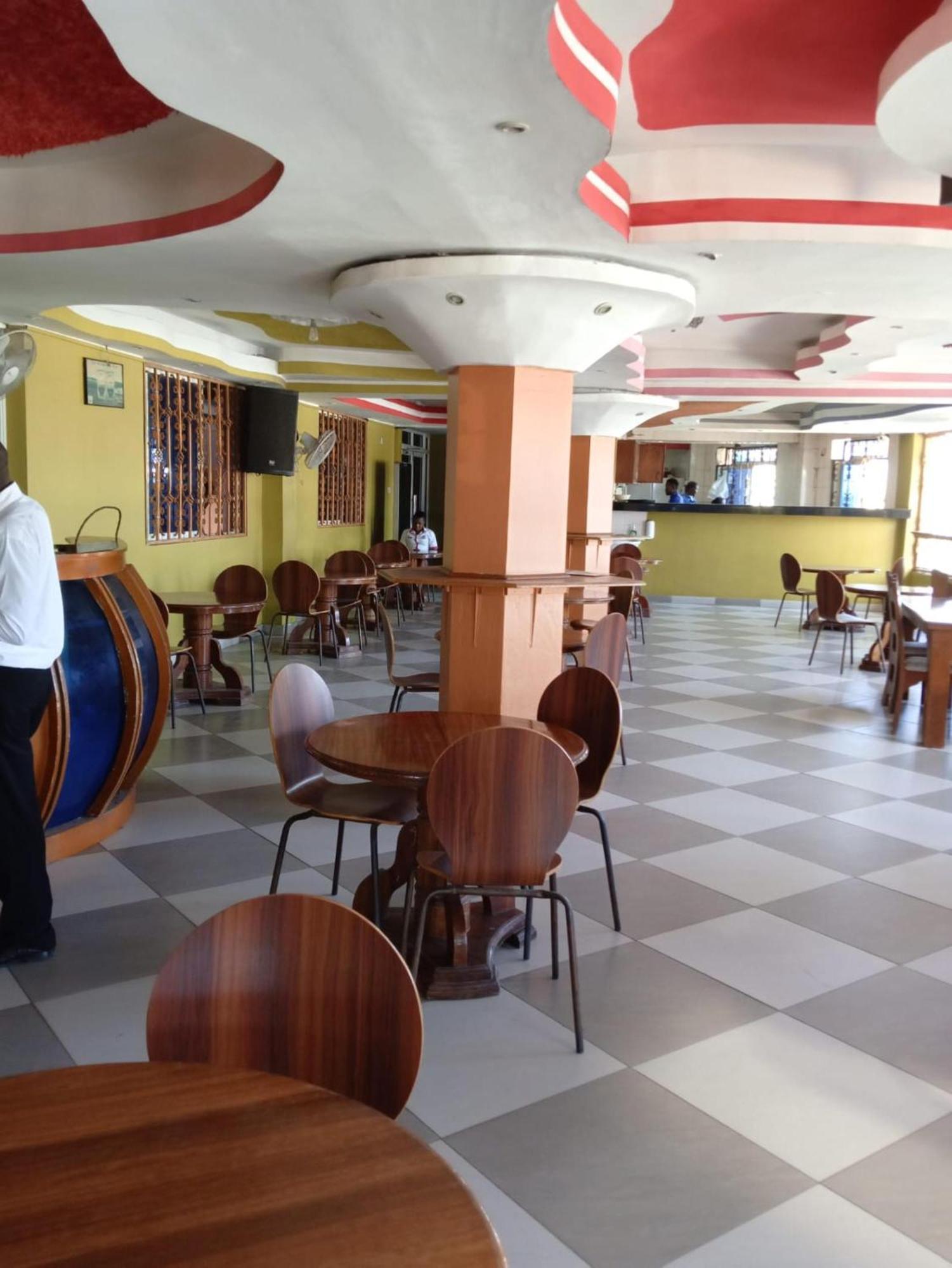 Checkpoint Inn Hotel, Mombasa Eksteriør billede